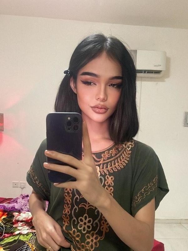 Experience Unforgettable Moments with Lola Velvet Escort 1 Mis Fotos