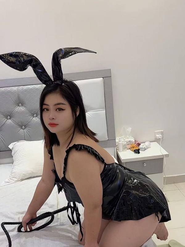 Discover Unforgettable Moments with Sable Moon's Elegance 2 Mis Fotos