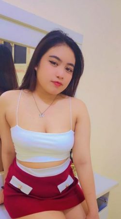 Discover Unforgettable Moments with Savannah Snow by Your Side